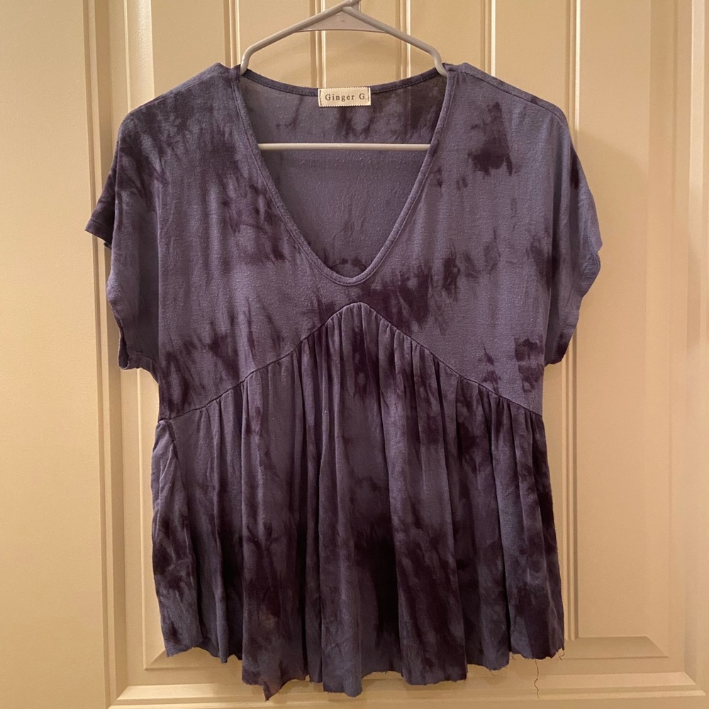 Blue tiedye shirt, cute v neck with ruffled bottom
